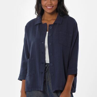Blusa camisera confeccionada en mezcla de lino y algodón orgánico con LENZING™ ECOVERO™