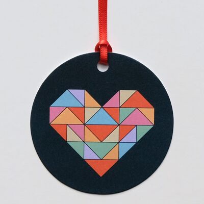 Etiqueta de regalo de corazón con cinta de seda