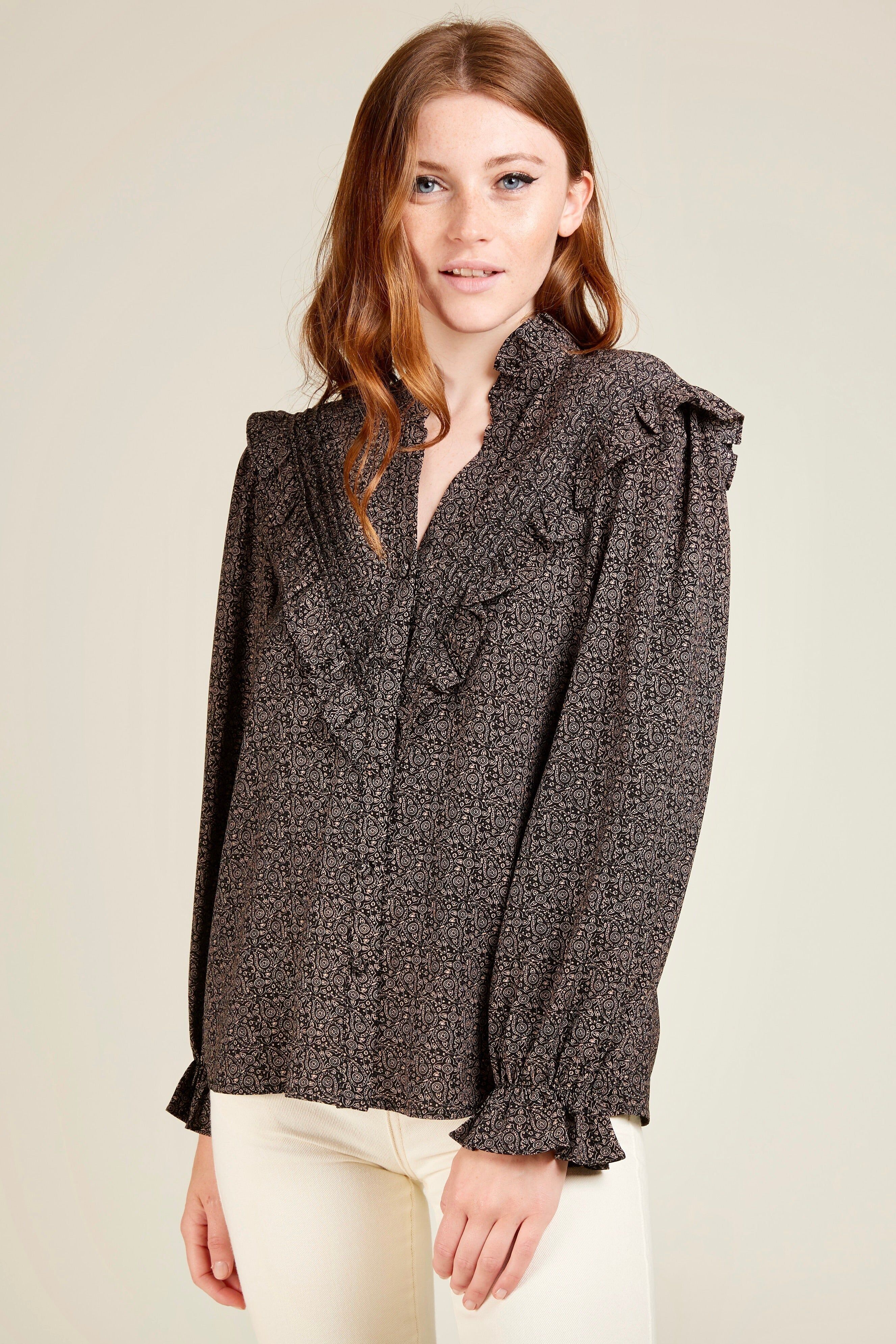 CLARENCE – Weiche Bluse mit Rüschenmuster