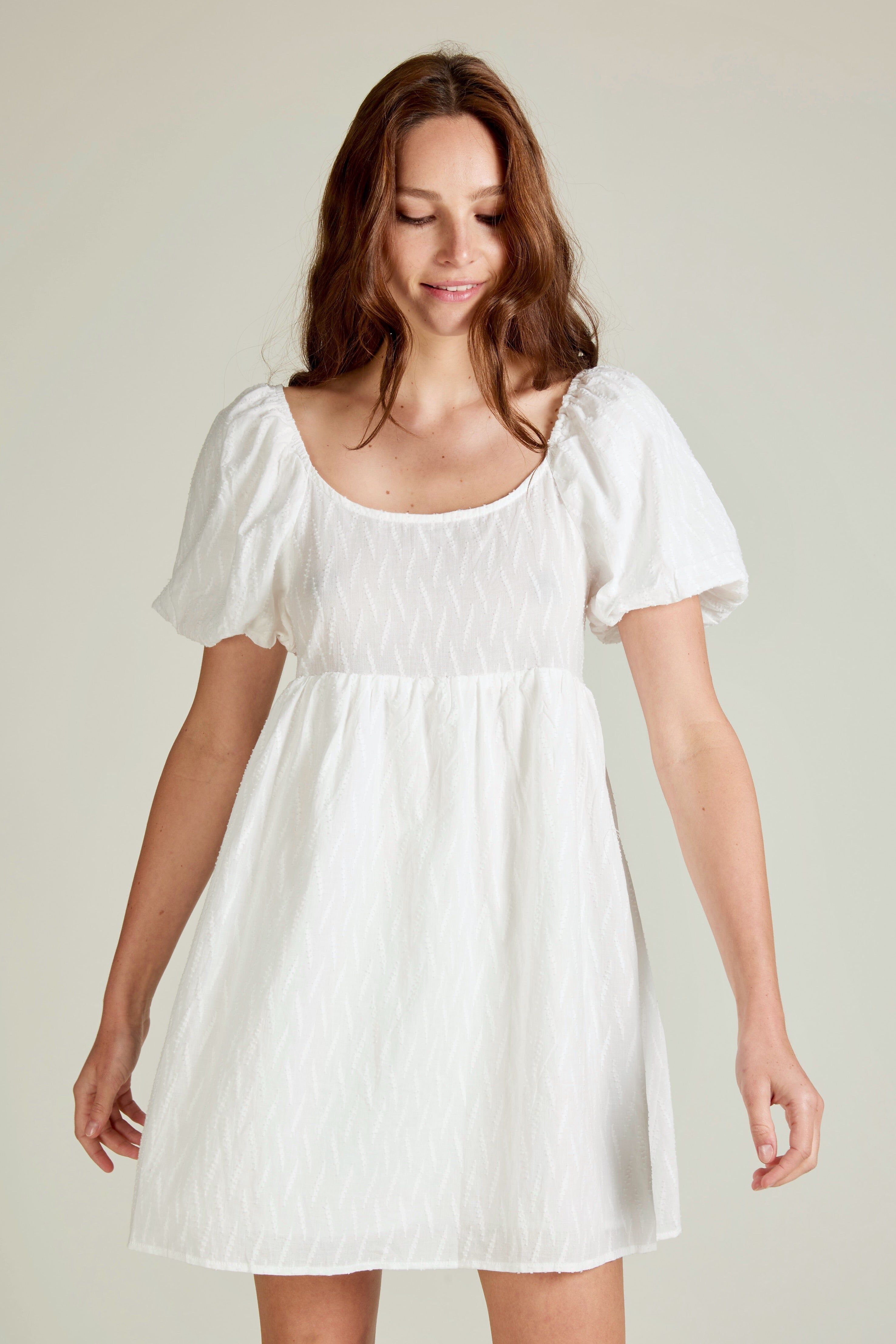 ROMANE – Locker geschnittenes kurzes Kleid mit kurzen Ballärmeln