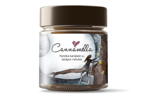 Cannamella caramel sauce with hazelnuts