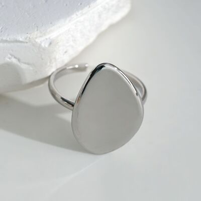 Anello in argento con placca irregolare
