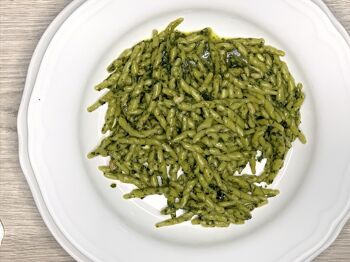 Trofiette au Pesto Genovese, pâtes artisanales italiennes prêtes à cuire avec assaisonnement - 3 portions 3