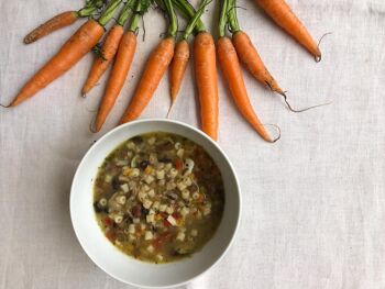Minestrone classique, soupe de légumes classique italienne prête à cuire - 3 portions 2