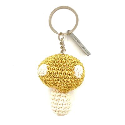 llavero de setas sostenible oro amarillo - lurex y algodón orgánico - crochet a mano en Nepal