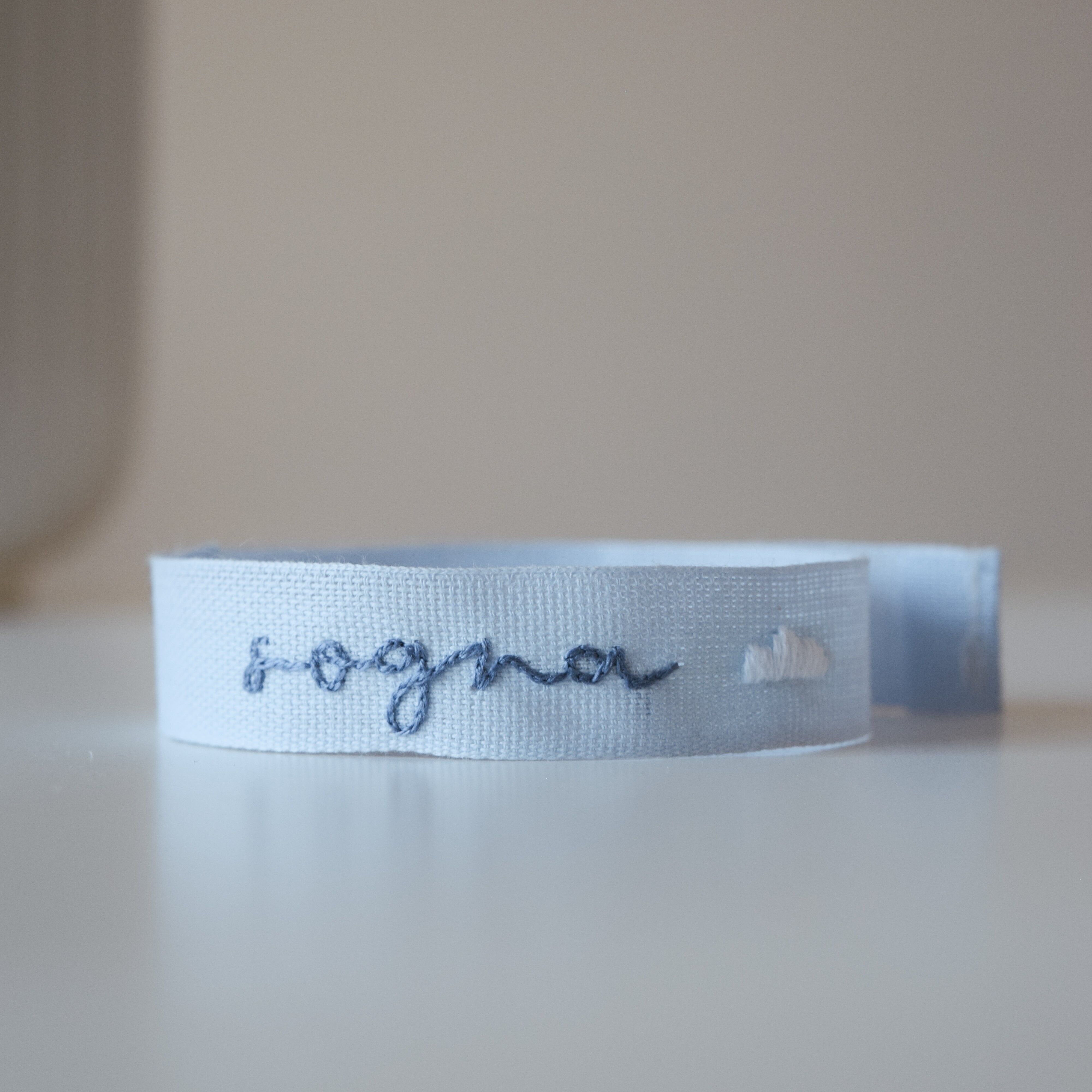 Braccialetto Sogna ricamato a mano