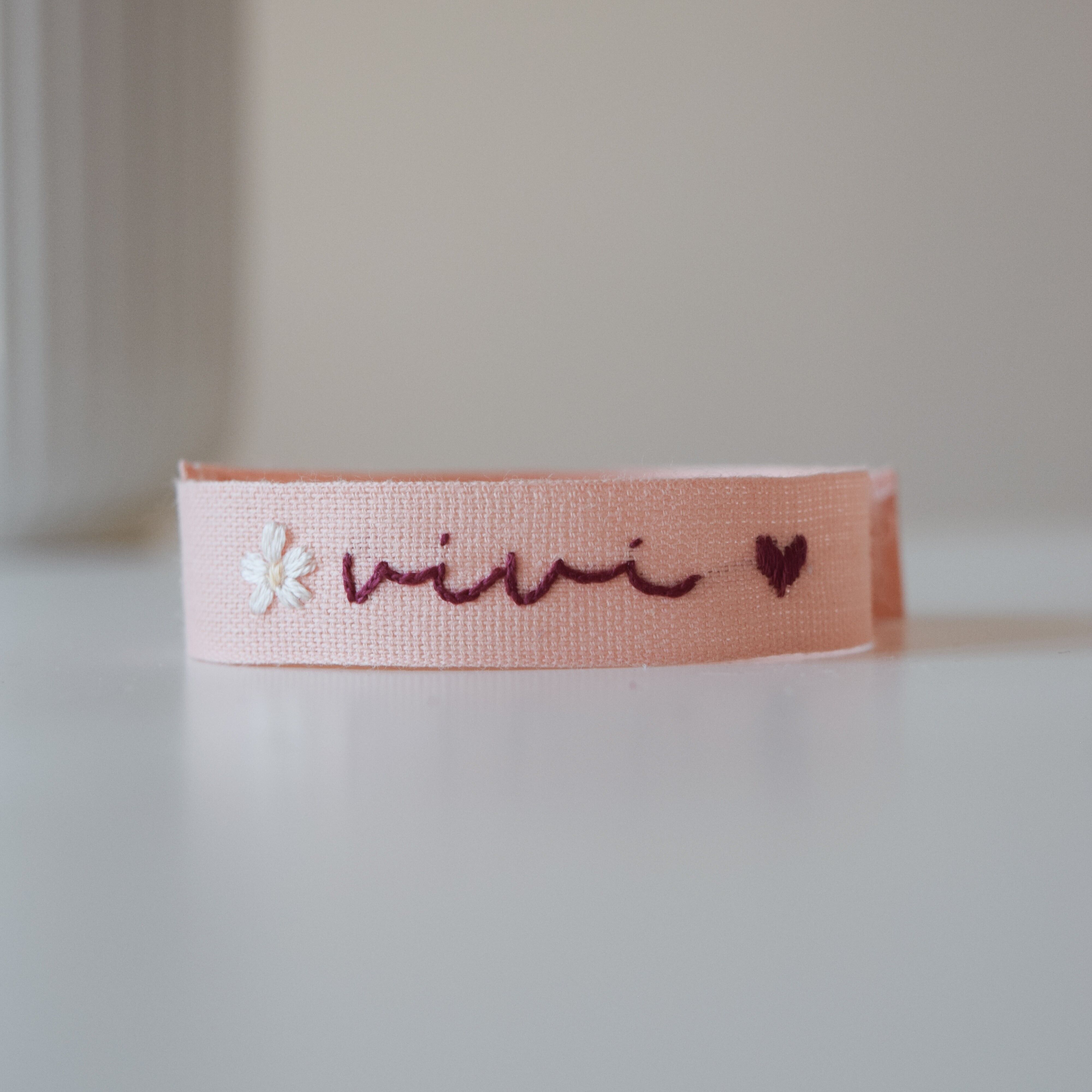 Braccialetto Vivi ricamato a mano