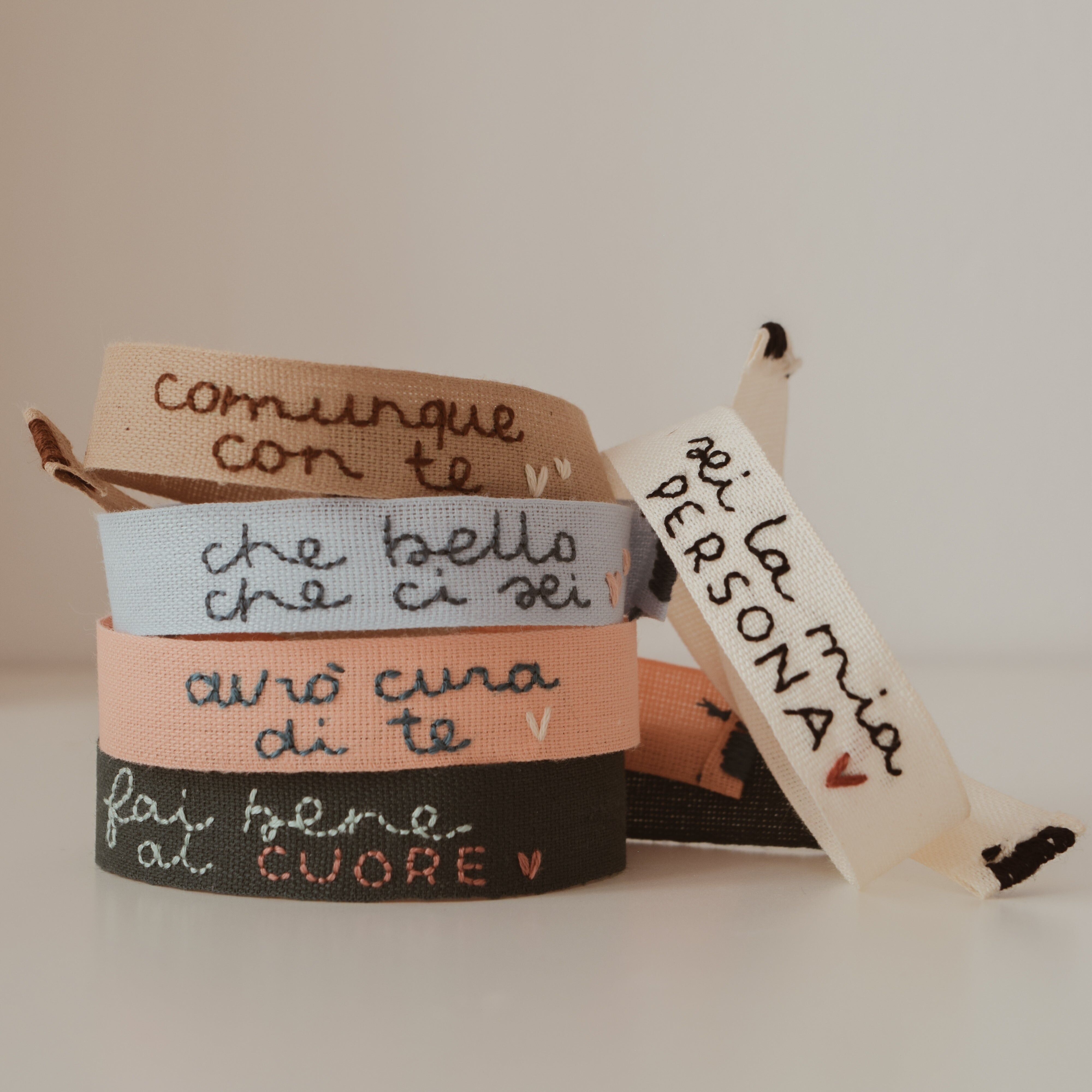 Braccialetto "Sei la mia persona" ricamato a mano