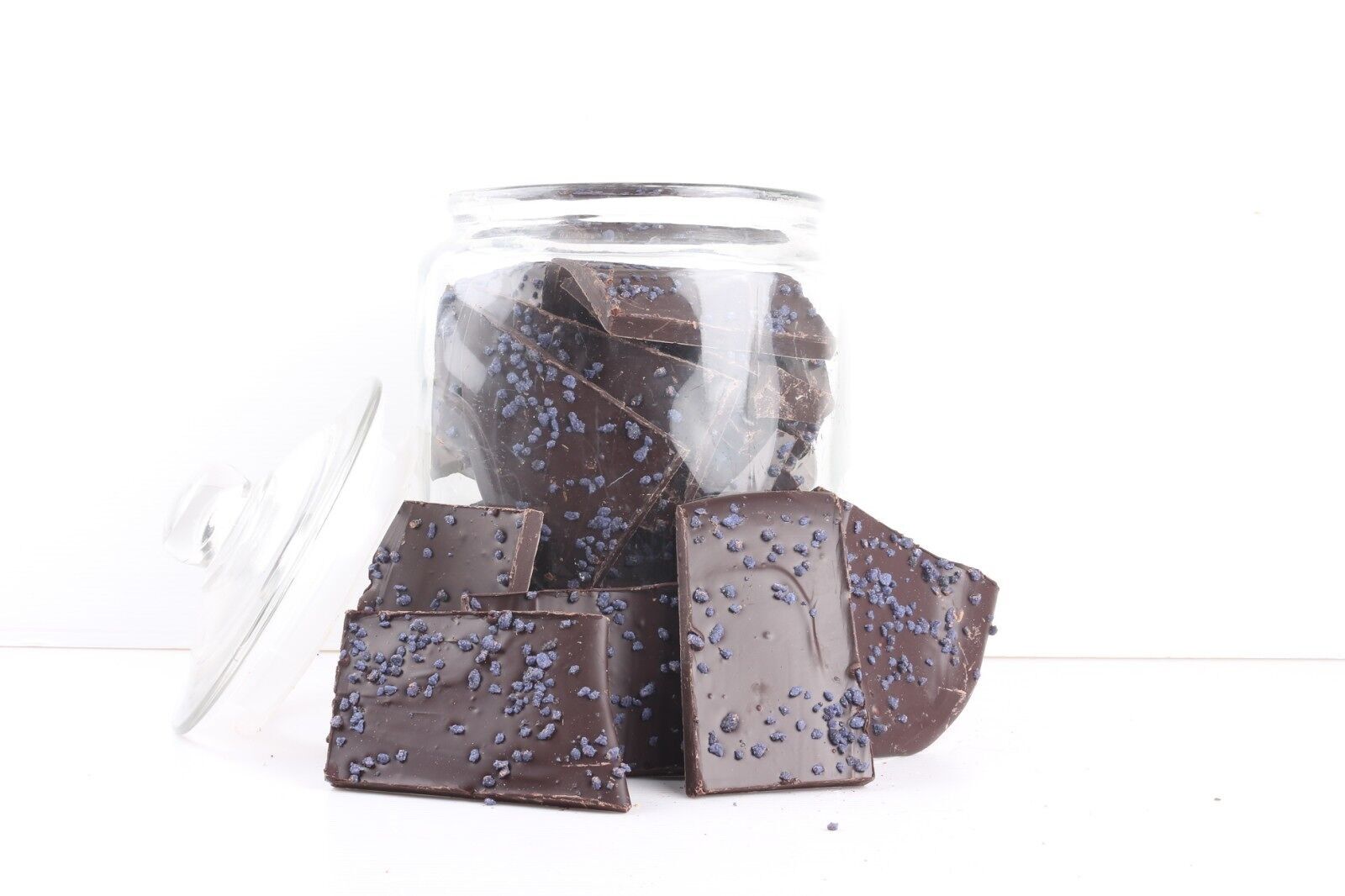 Cioccolato fondente 72% proveniente dall'Indonesia con fiori di viola