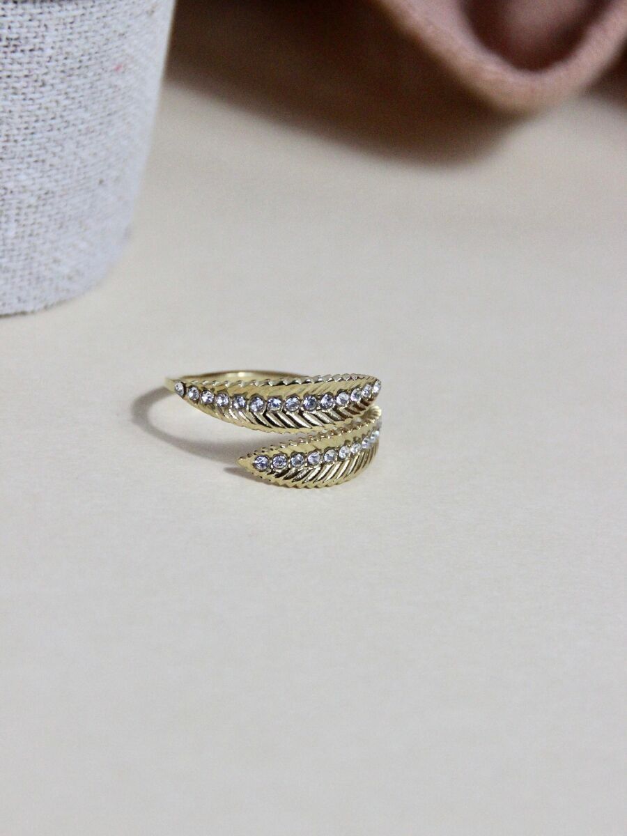 Chiara-Ring – verstellbar, besetzt mit weißen Zirkonsteinen