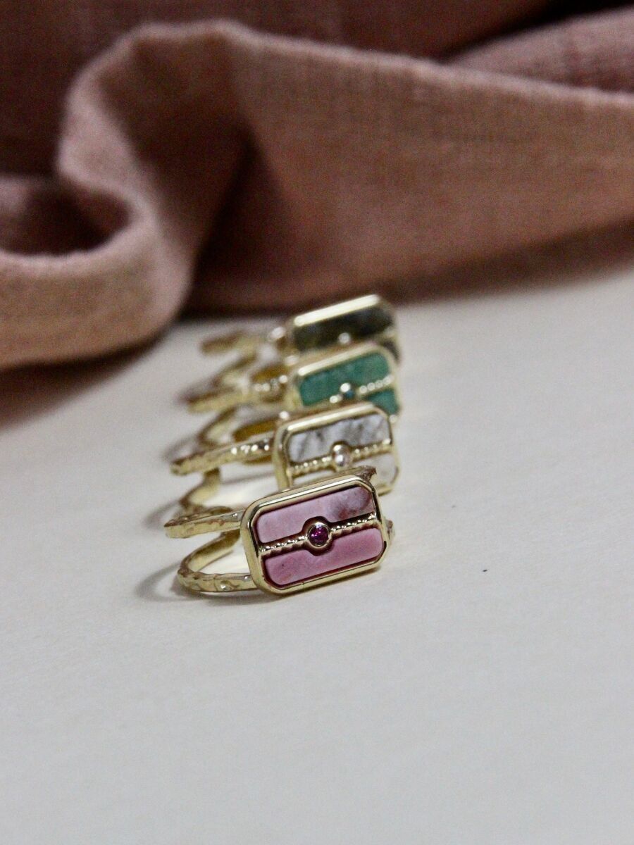 Anillo Sia - Piedra natural engastada con una circonita boho chic