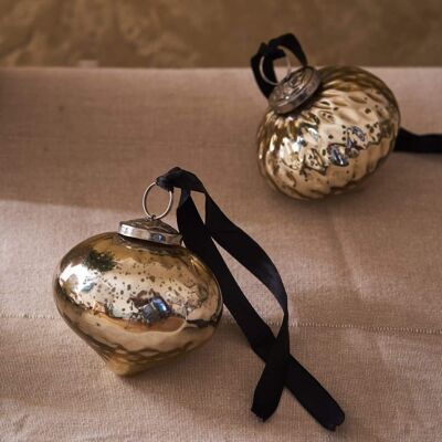 Boules de Noël en forme d'oignon doré antique