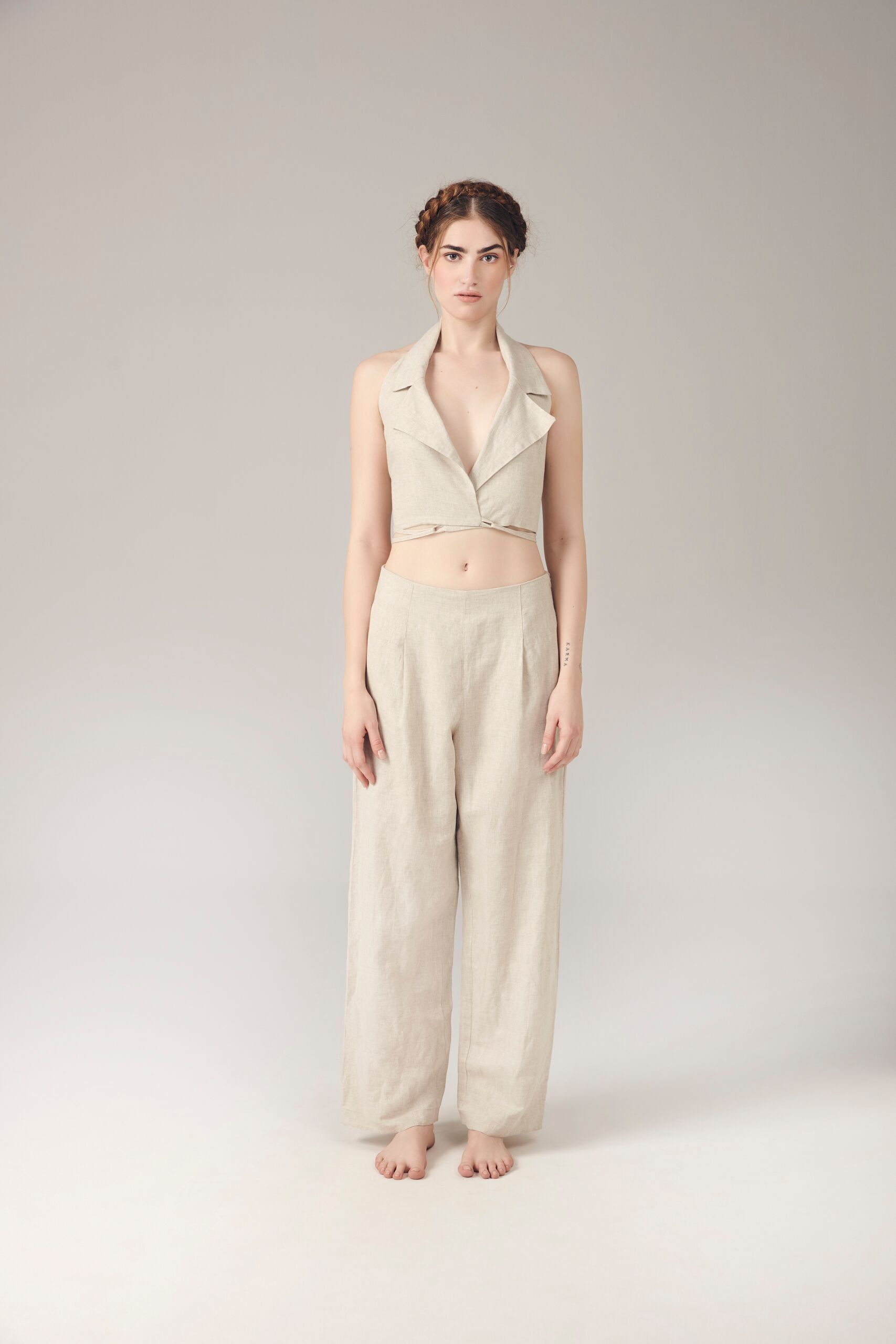 Camicetta corta con colletto in lino