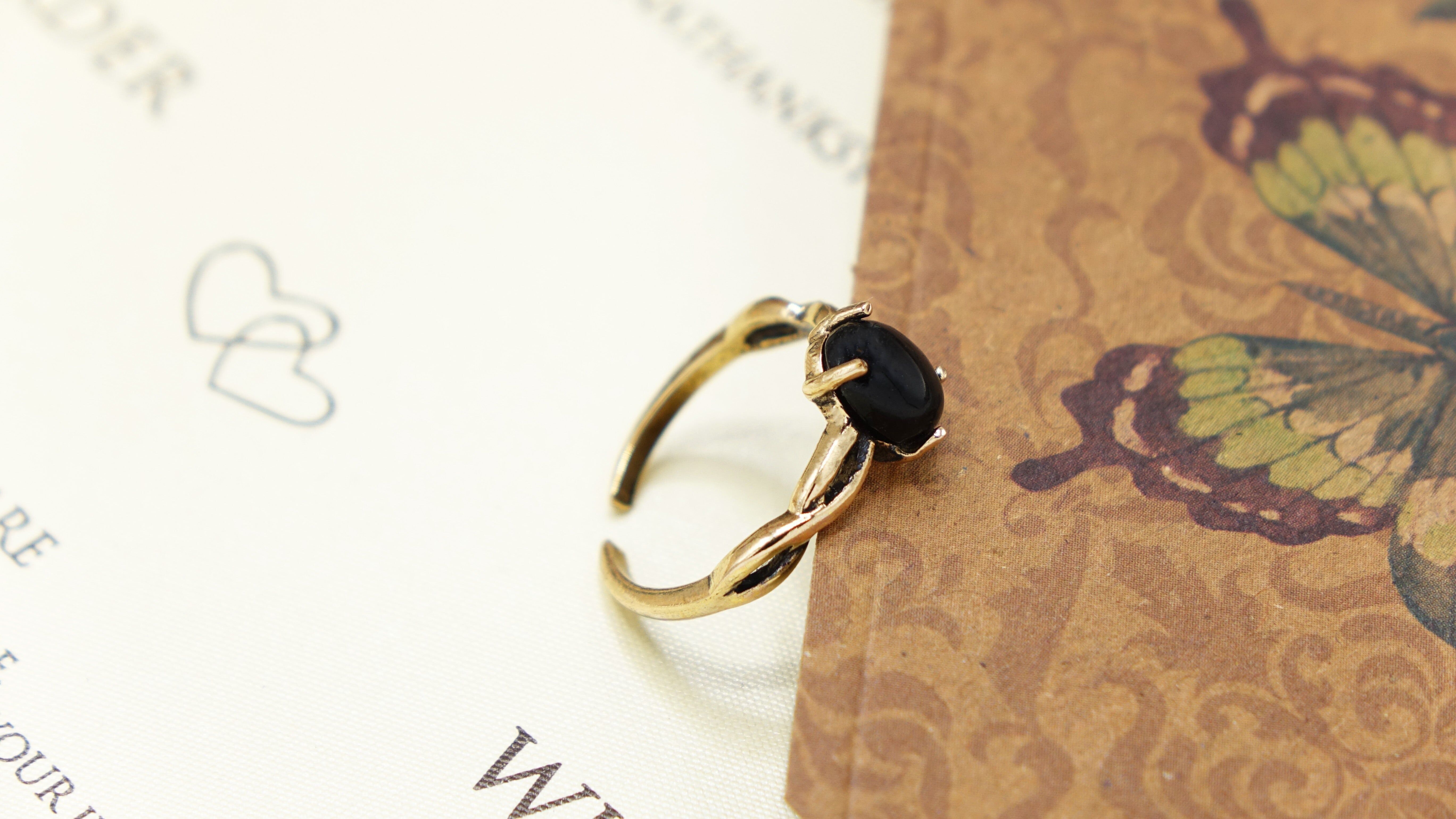 Bague en pierre de cristal d'onyx