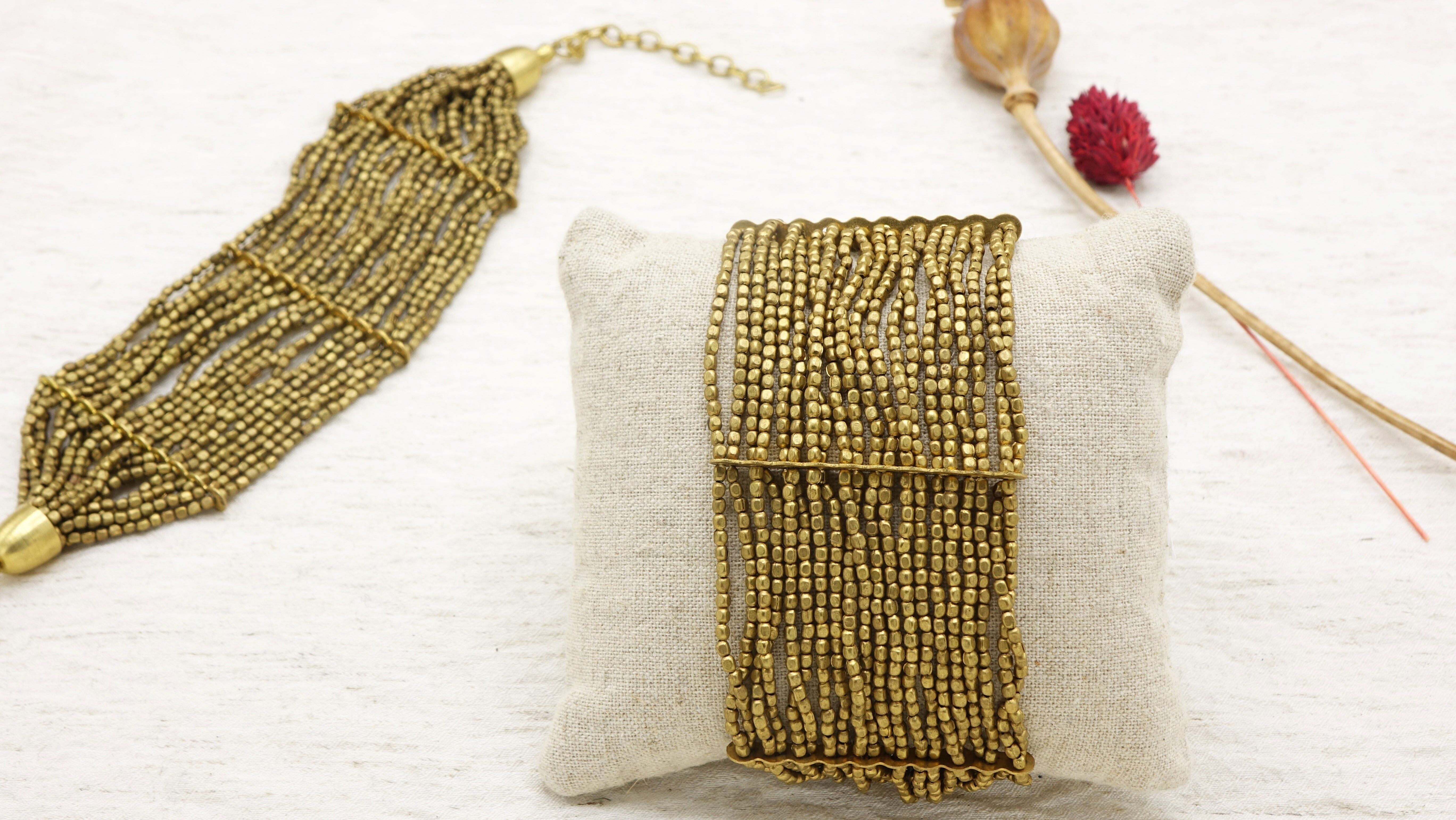 Manschettenarmband mit handgewebten Perlen