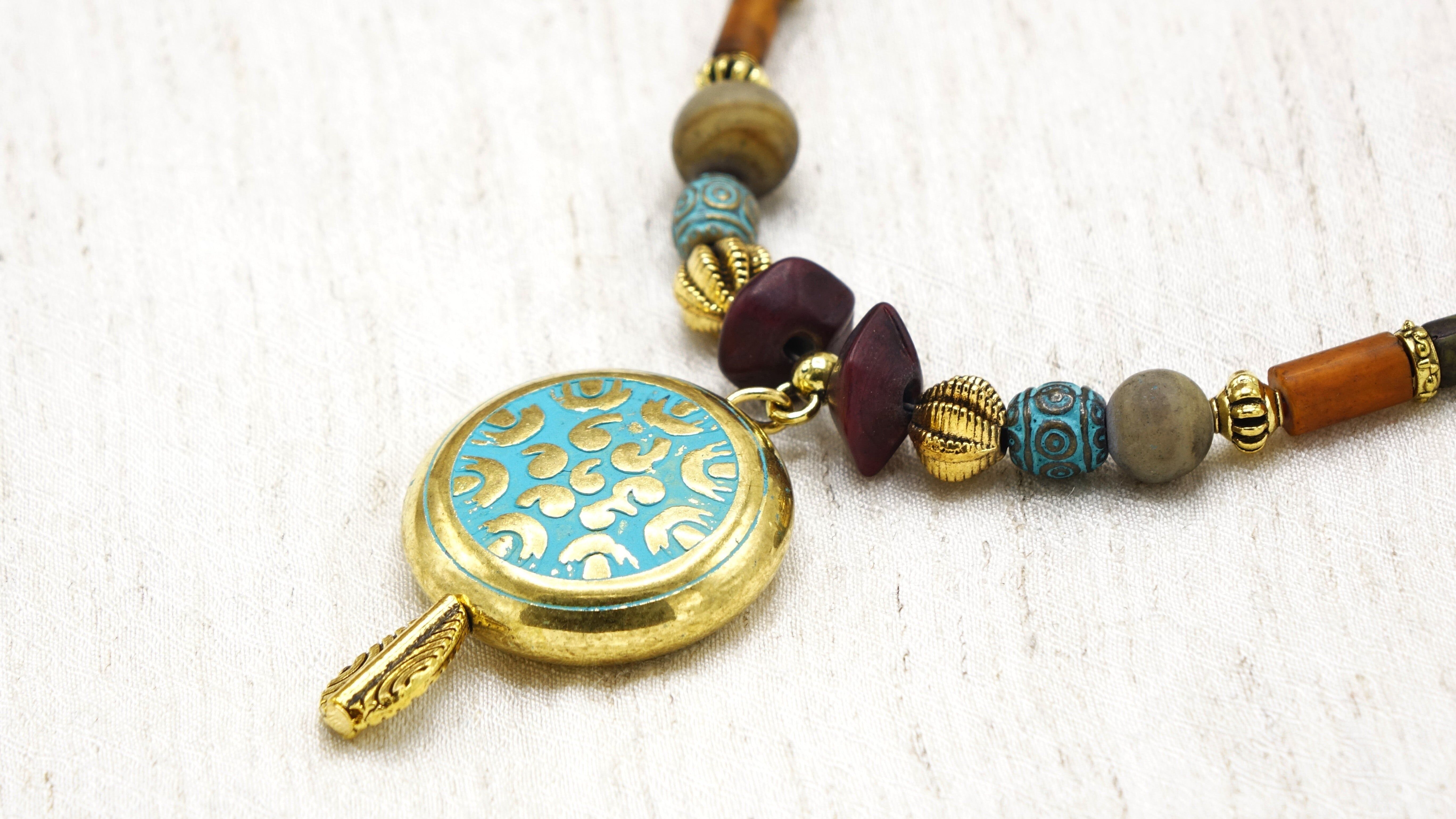 Damask Motif Pendant Necklace