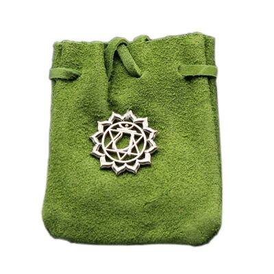 BOLSA DE ANTE VERDE CON SÍMBOLO DE CHAKRA 3.25X2.75 "