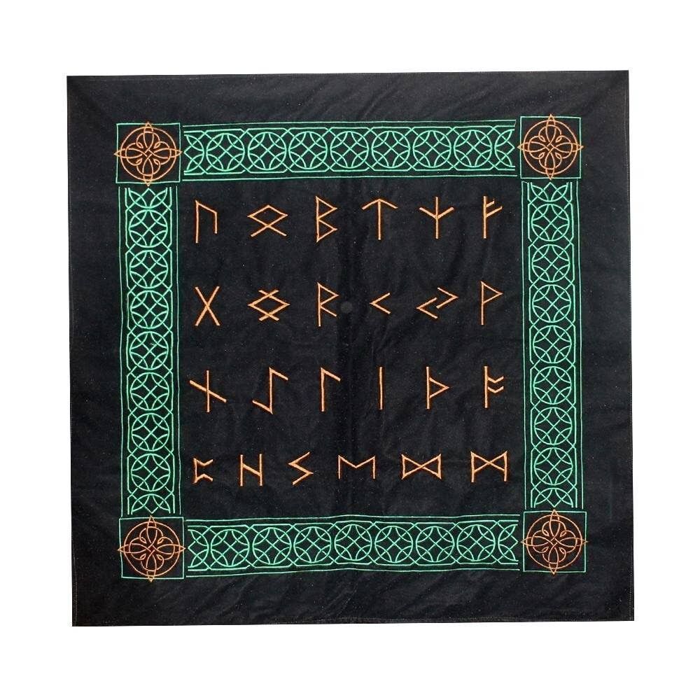 TISCHDECKE AUS SAMT 32X32"