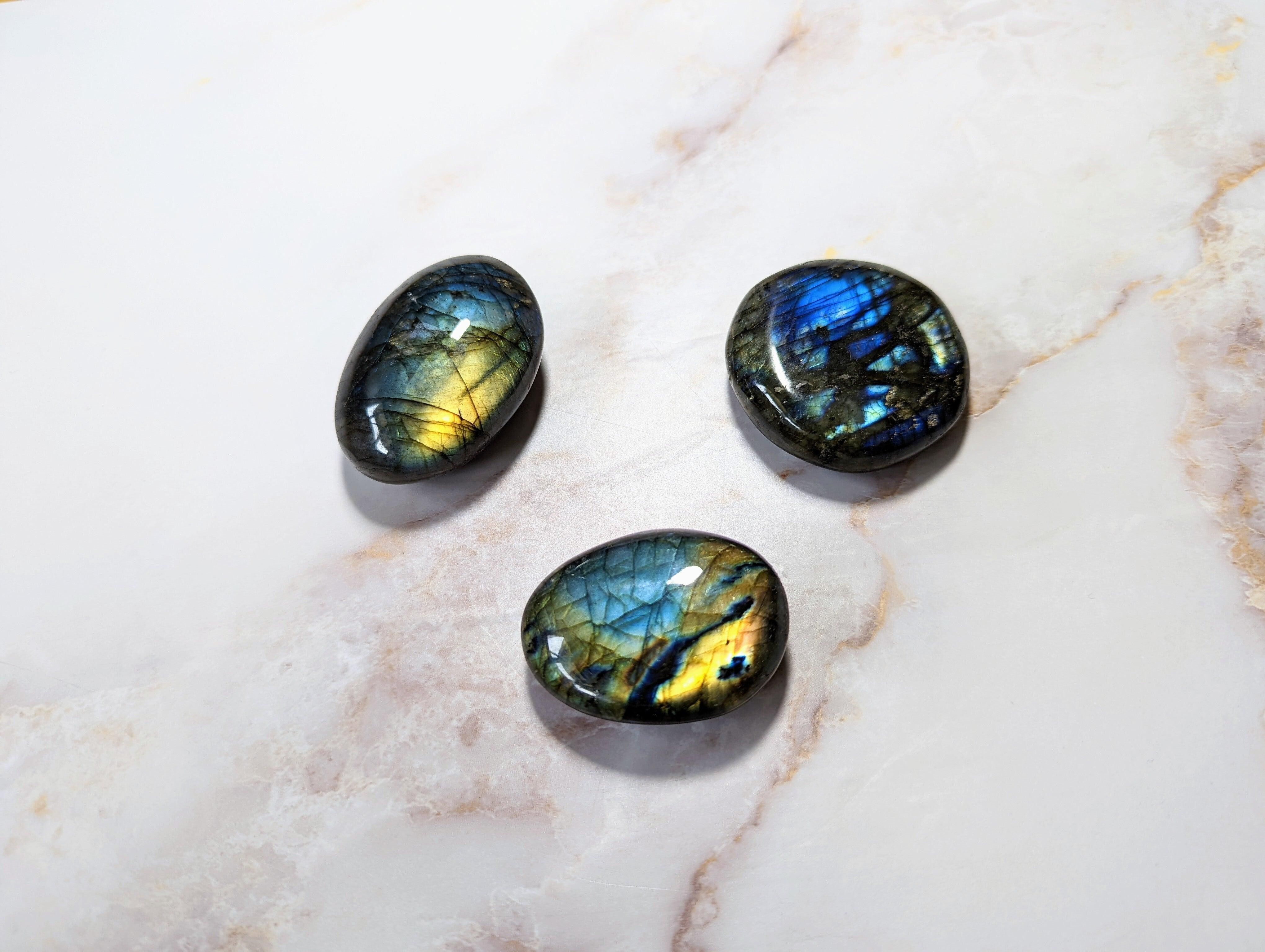 Ciottoli di labradorite