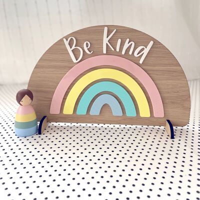 Be Kind Rainbow aus Holz - Pastell