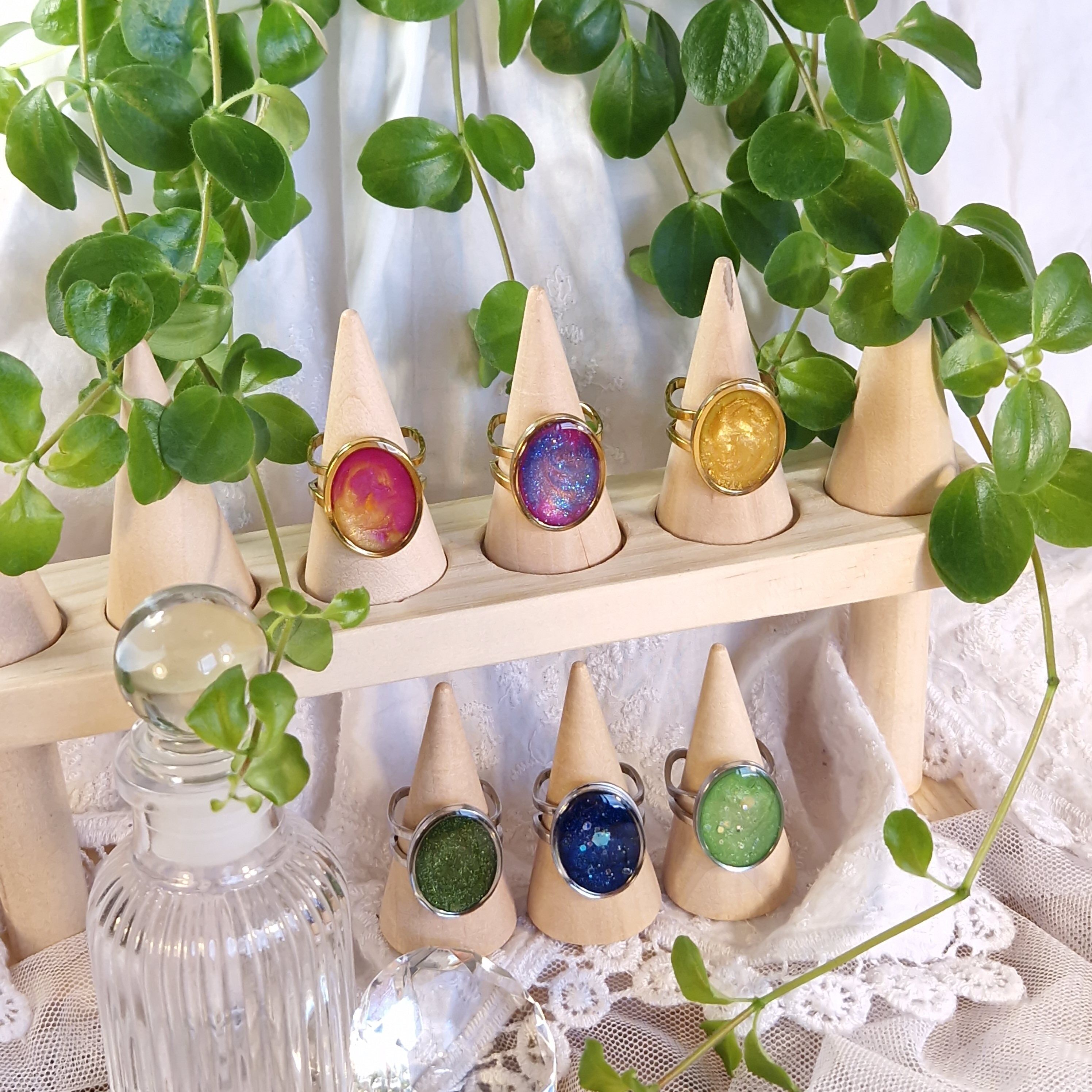 Sei anelli ovali unici