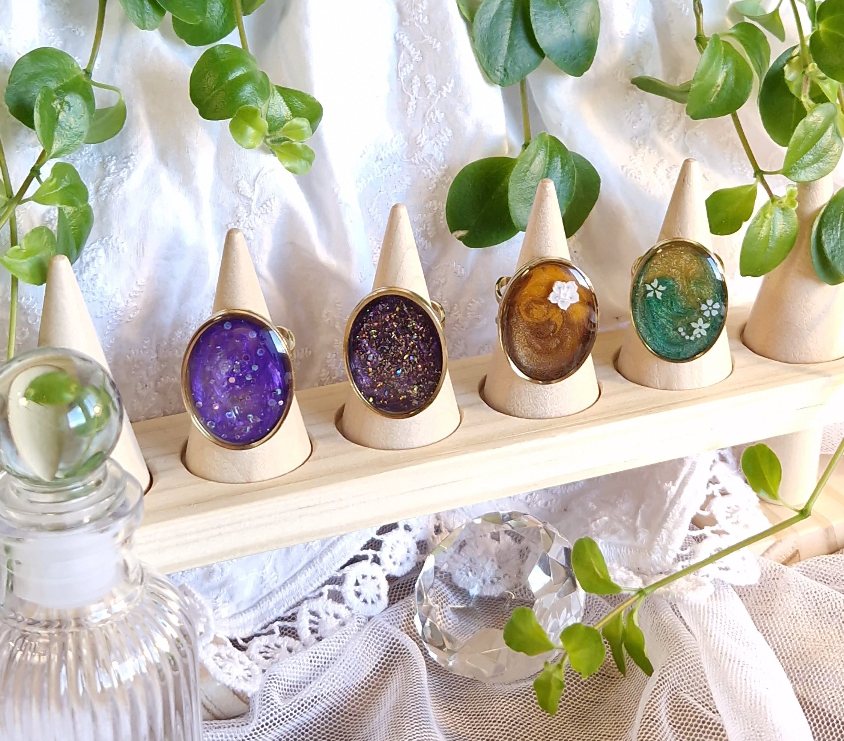 Set di 4 anelli ovali colorati