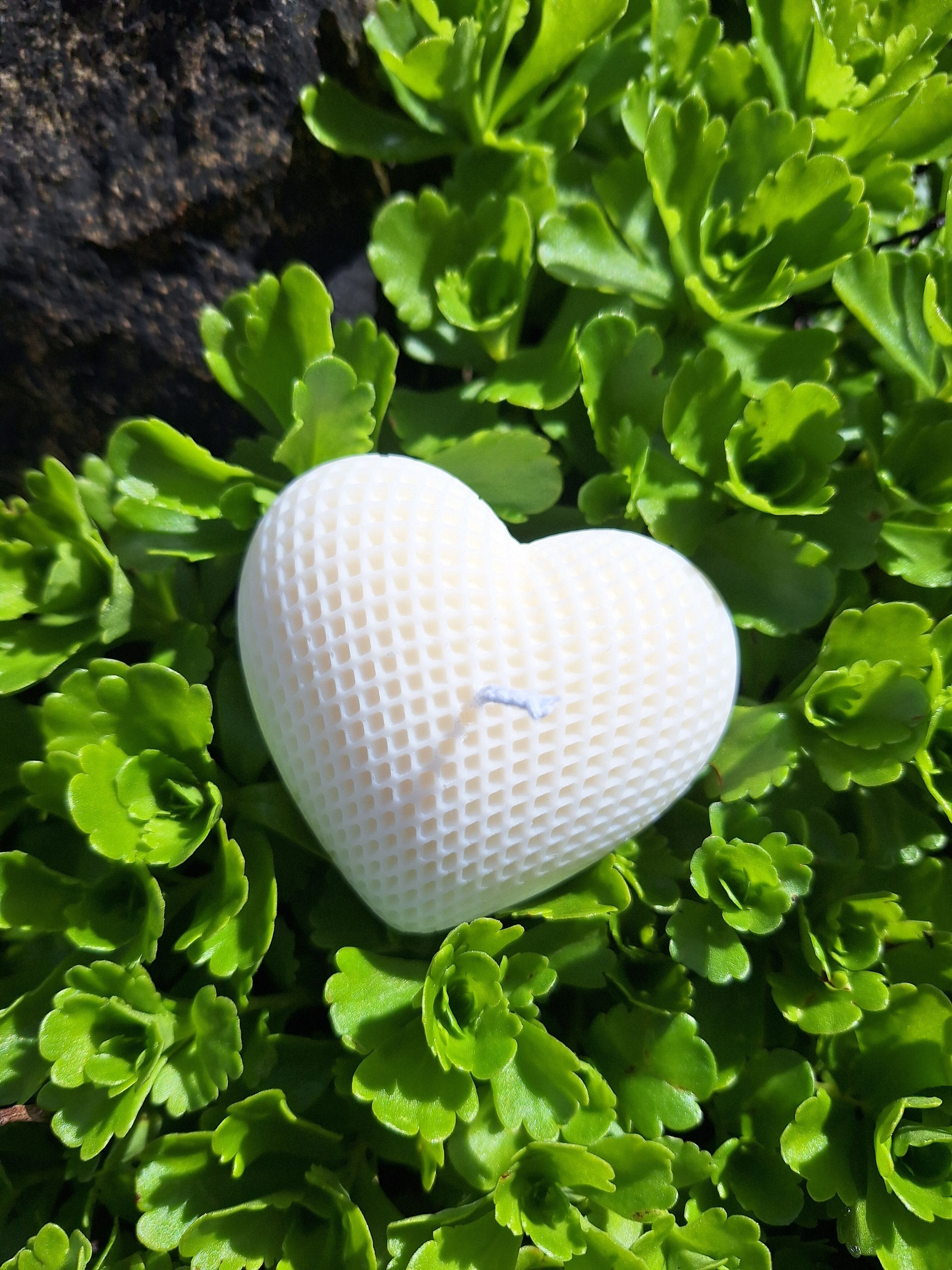 Decorative candle EMBOSSED LOVE HEART (unscented)