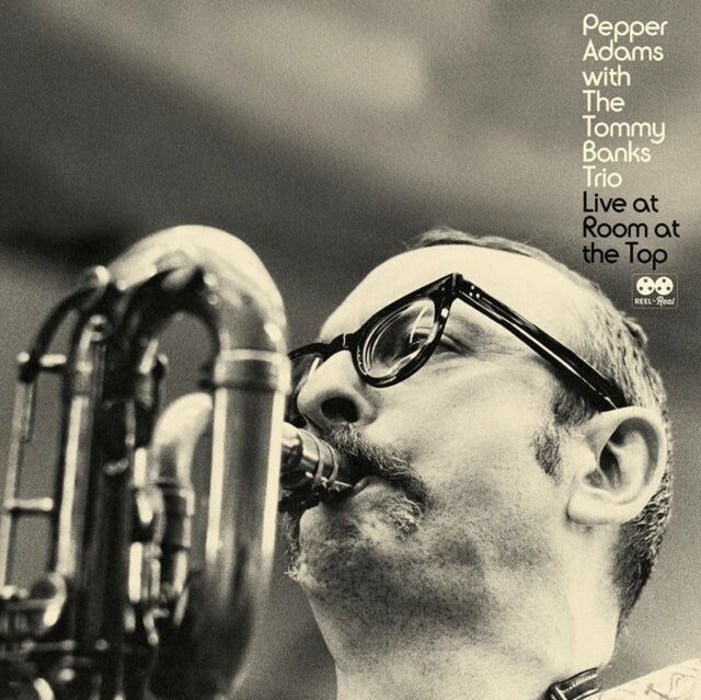 Pepper Adams con l'LP Tommy Ba - Live At Room At The Top