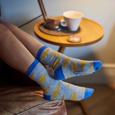Chaussettes montantes en laine d'agneau pour femmes - abeilles/gris