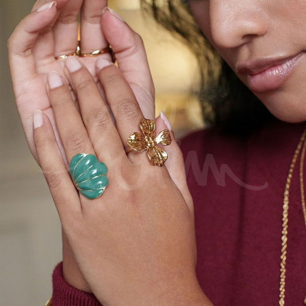 Regina-Ring – flache Muschelform mit Emaille an der Seite