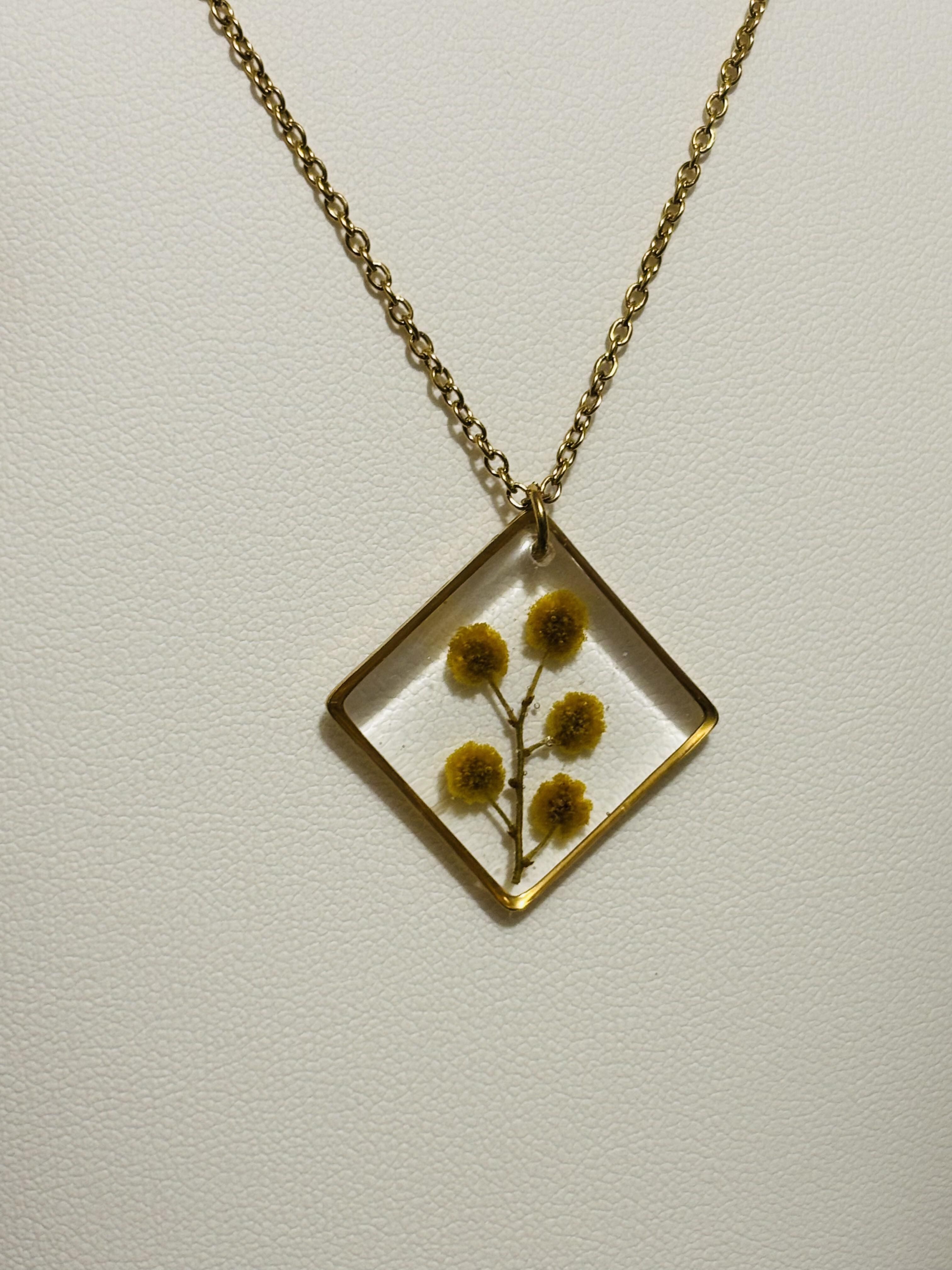 Collana di fiori secchi di diamanti Mimosa