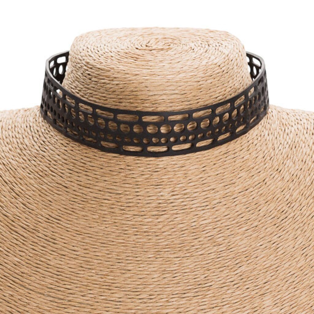 Girocollo in gomma fatto a mano Vita