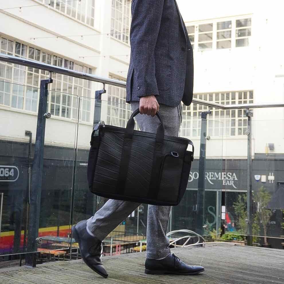 Borsa per laptop vegana imbottita con camera d'aria riciclata Nebula