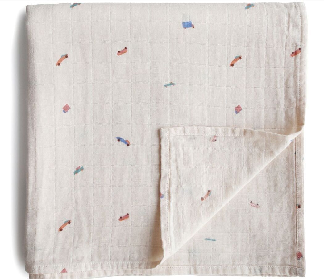 Mushie - Couverture d'emmaillotage en mousseline de coton biologique - Dimensions : 120 x 120 cm - Coloris  Retro Cars (Voitures Rétro)