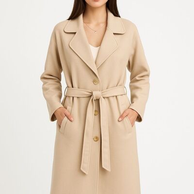 Manteau en tricot épais avec revers, ceinture à la taille, poches passepoilées et fermeture à boutons