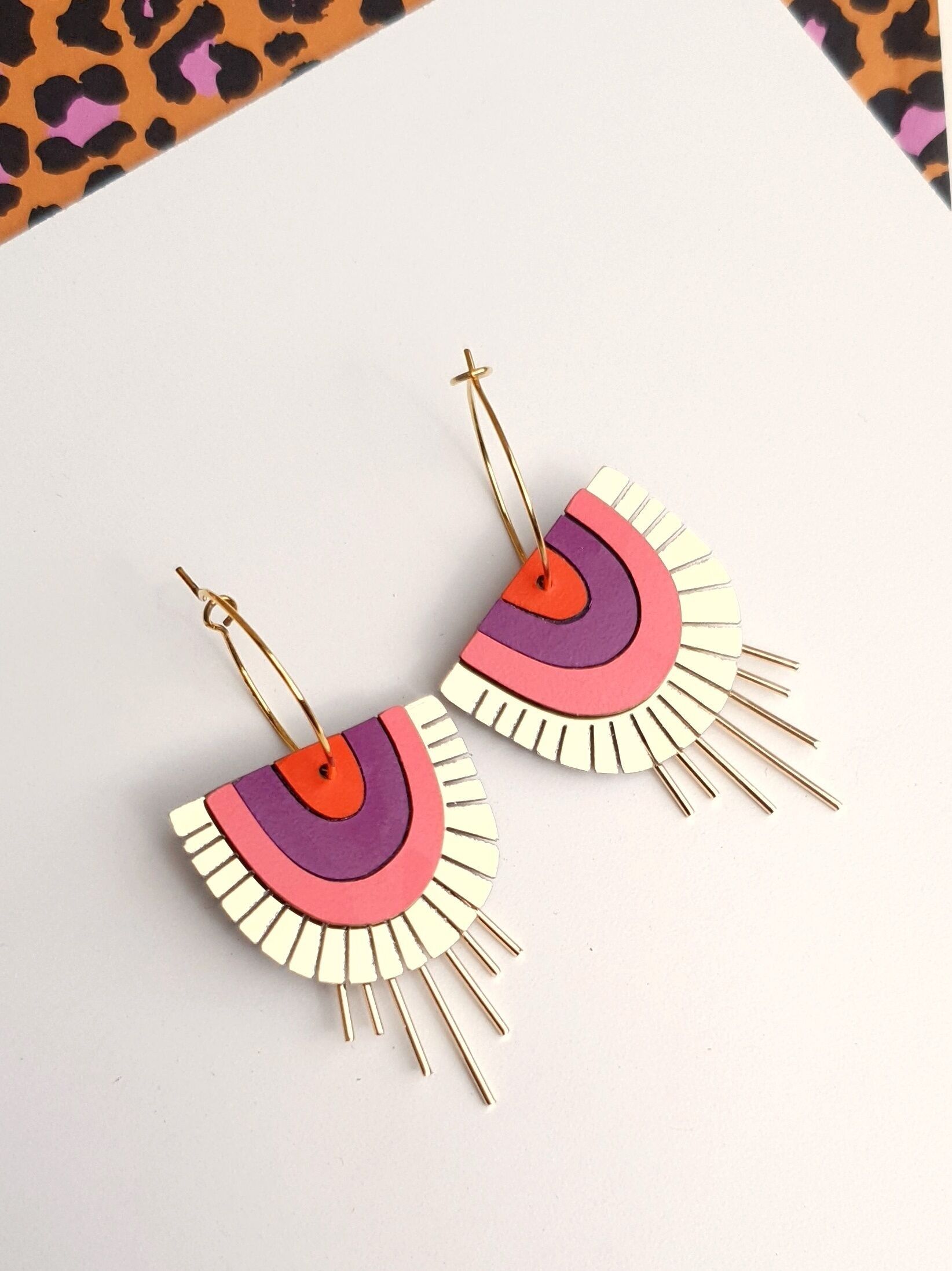 *BAM* Orecchini in formica color arcobaleno di ispirazione messicana, realizzati a mano in Francia