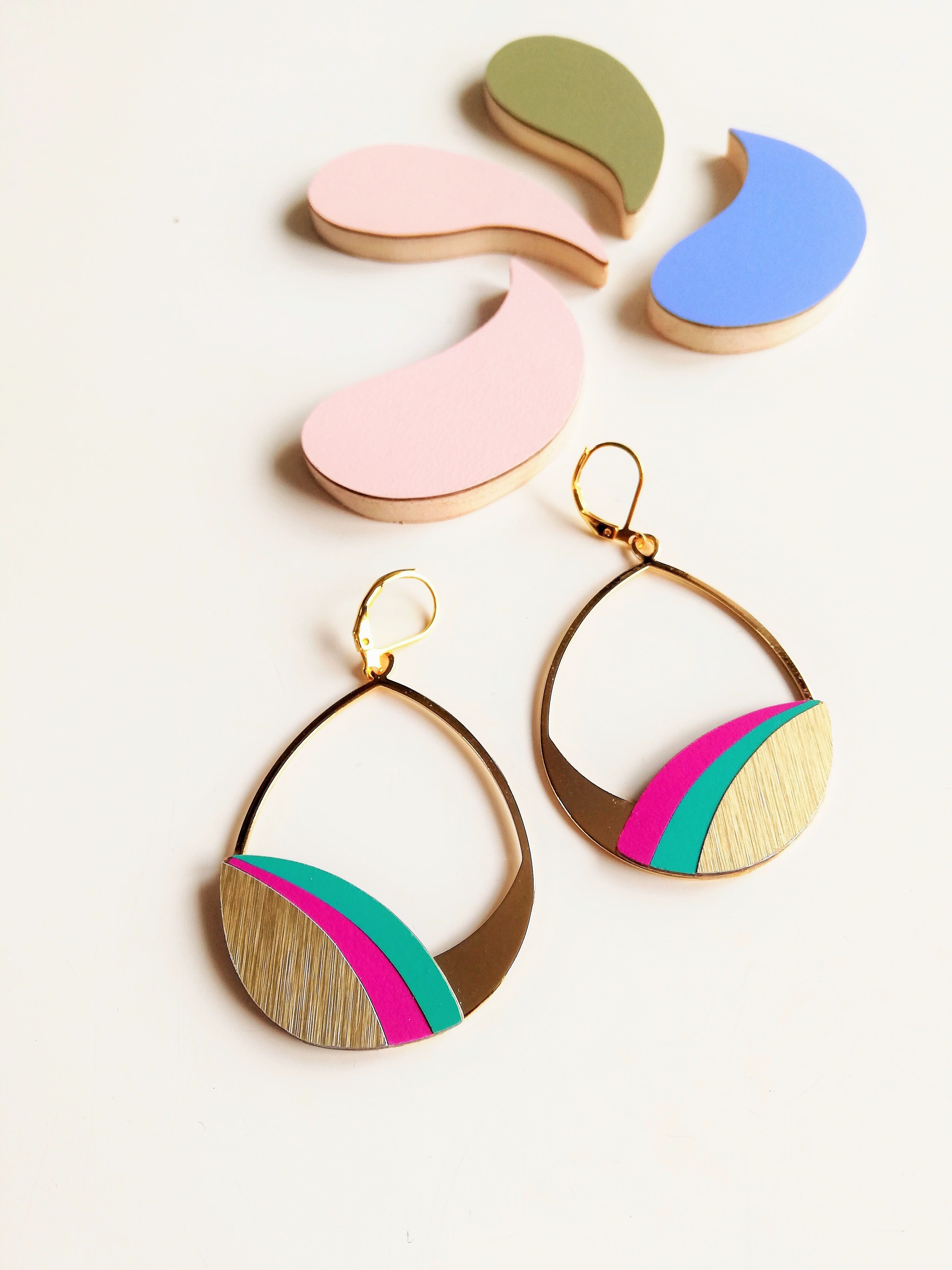 *FAUVE* orecchini a cerchio retrò bohémien colorati in formica e placcati in oro - fatti a mano in Francia