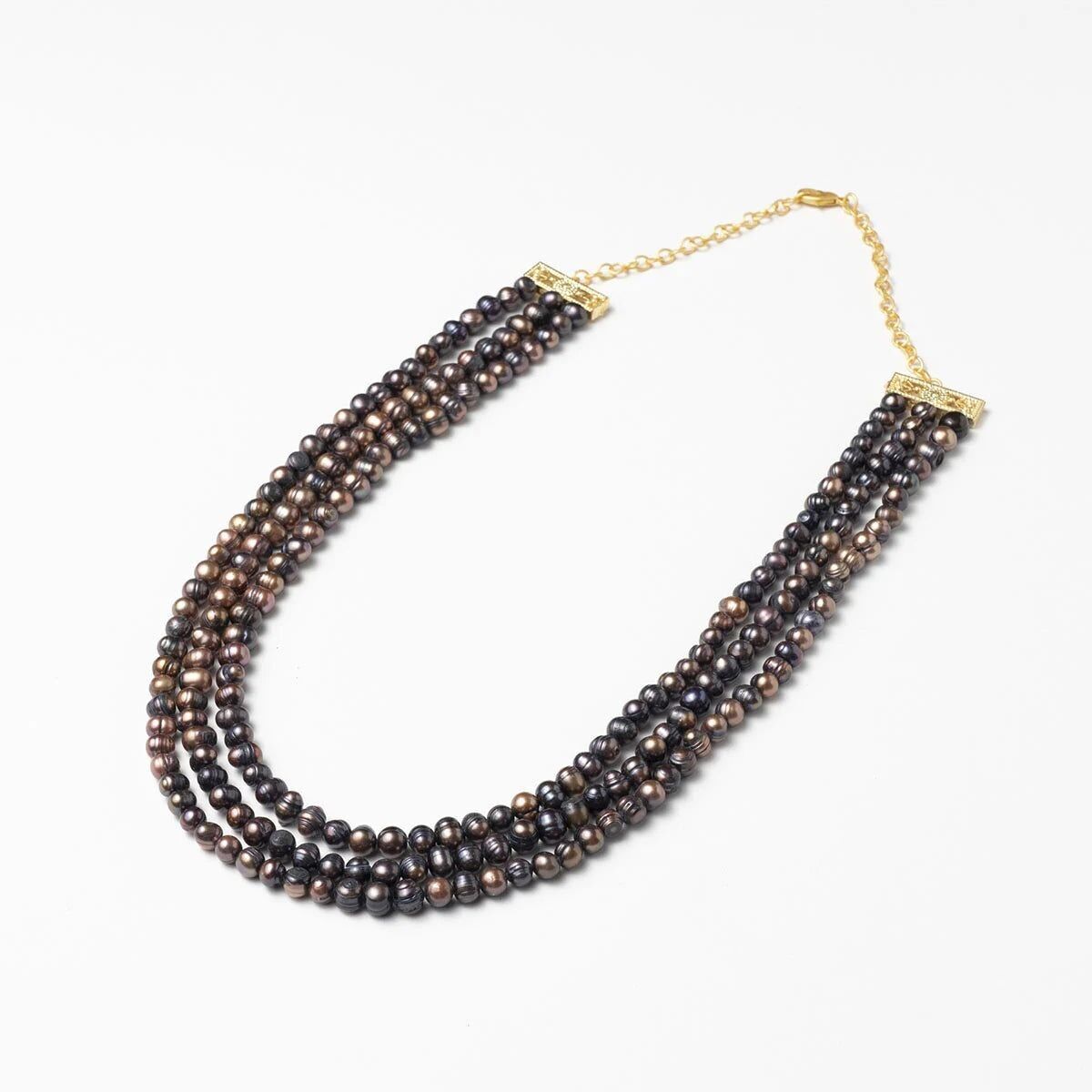 Dreifach-Halskette aus dunkel schillernder lila Lärche