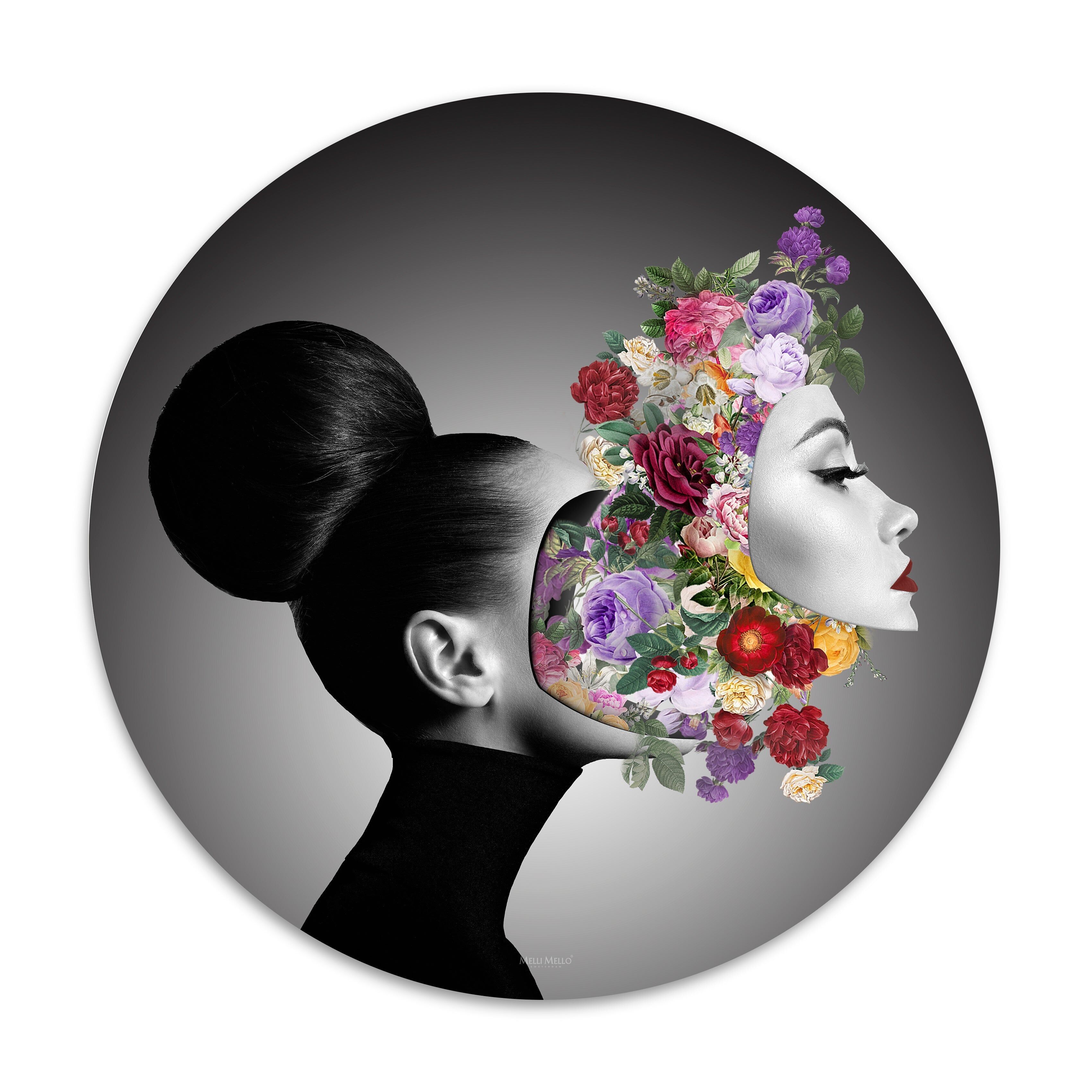 Melli Mello Cerchio del muro faccia a faccia