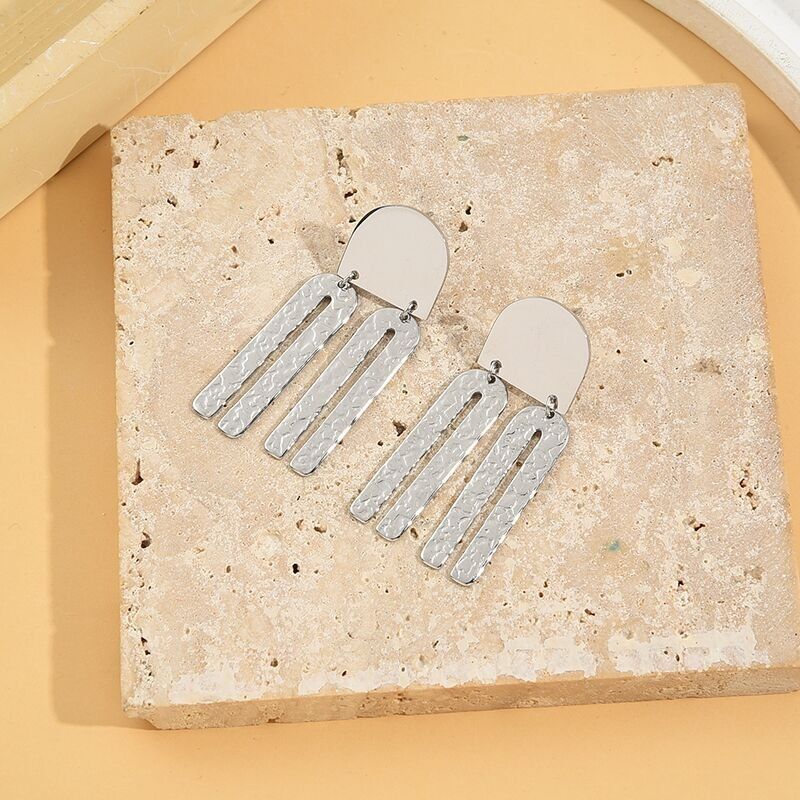 Orecchini In Argento Con Archi E Lunghe Piastre A U Martellate