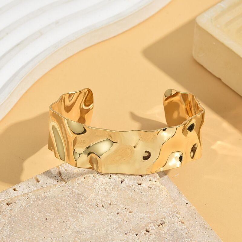 Bracelet Doré Jonc Martelé Brillant