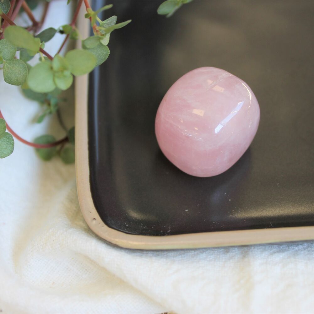 Rosenquarz-Trommelstein, Größe L