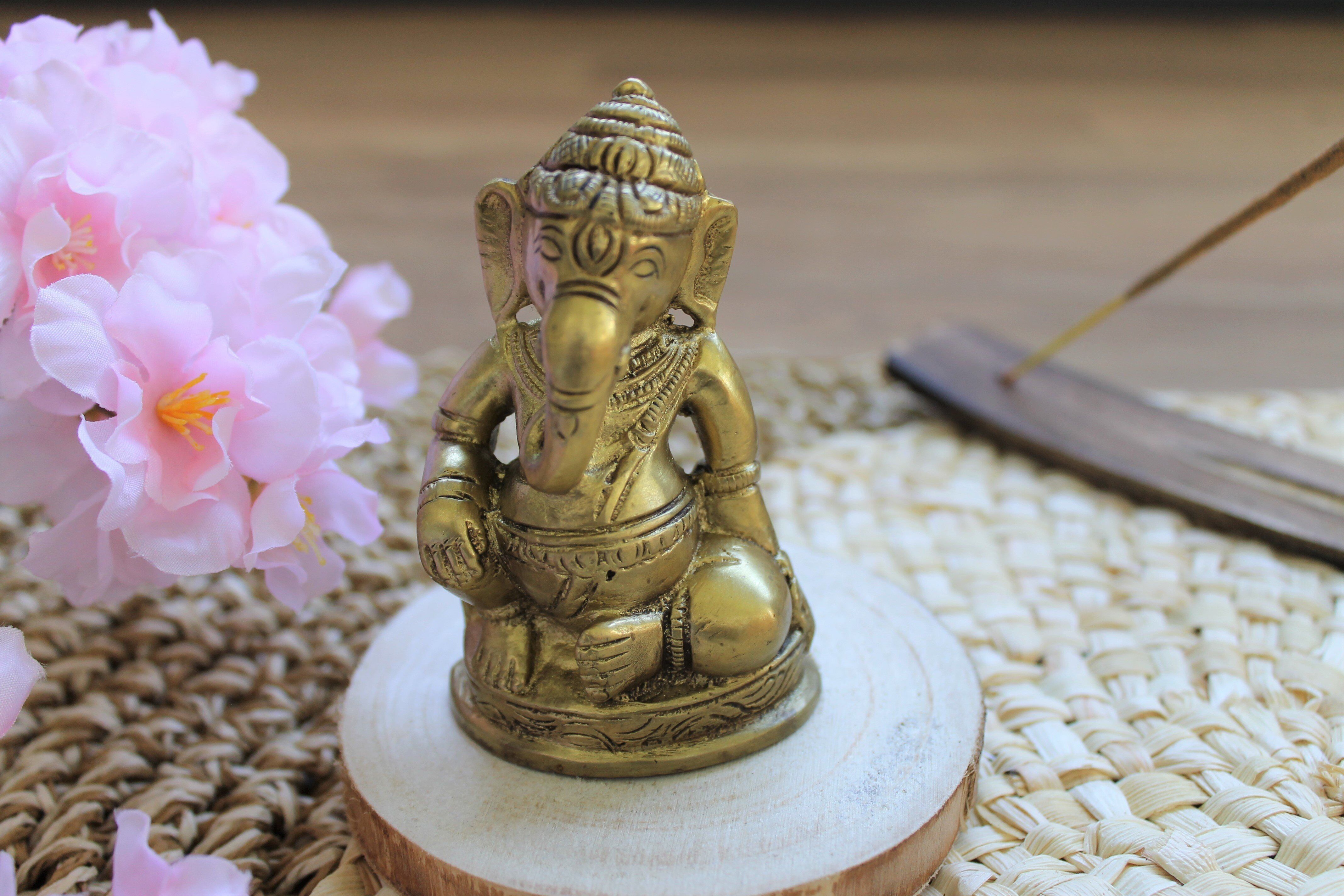 Statuetta Ganesh seduto in ottone dorato opaco 8.2 CM