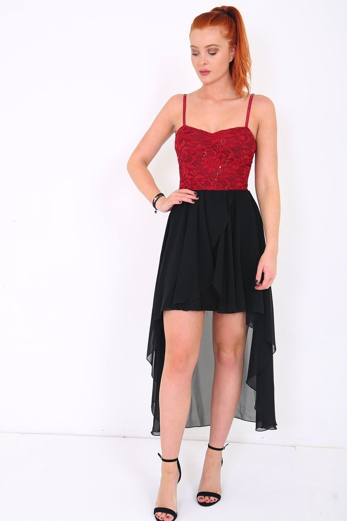 Abito in chiffon con orlo asimmetrico in pizzo floreale con paillettes