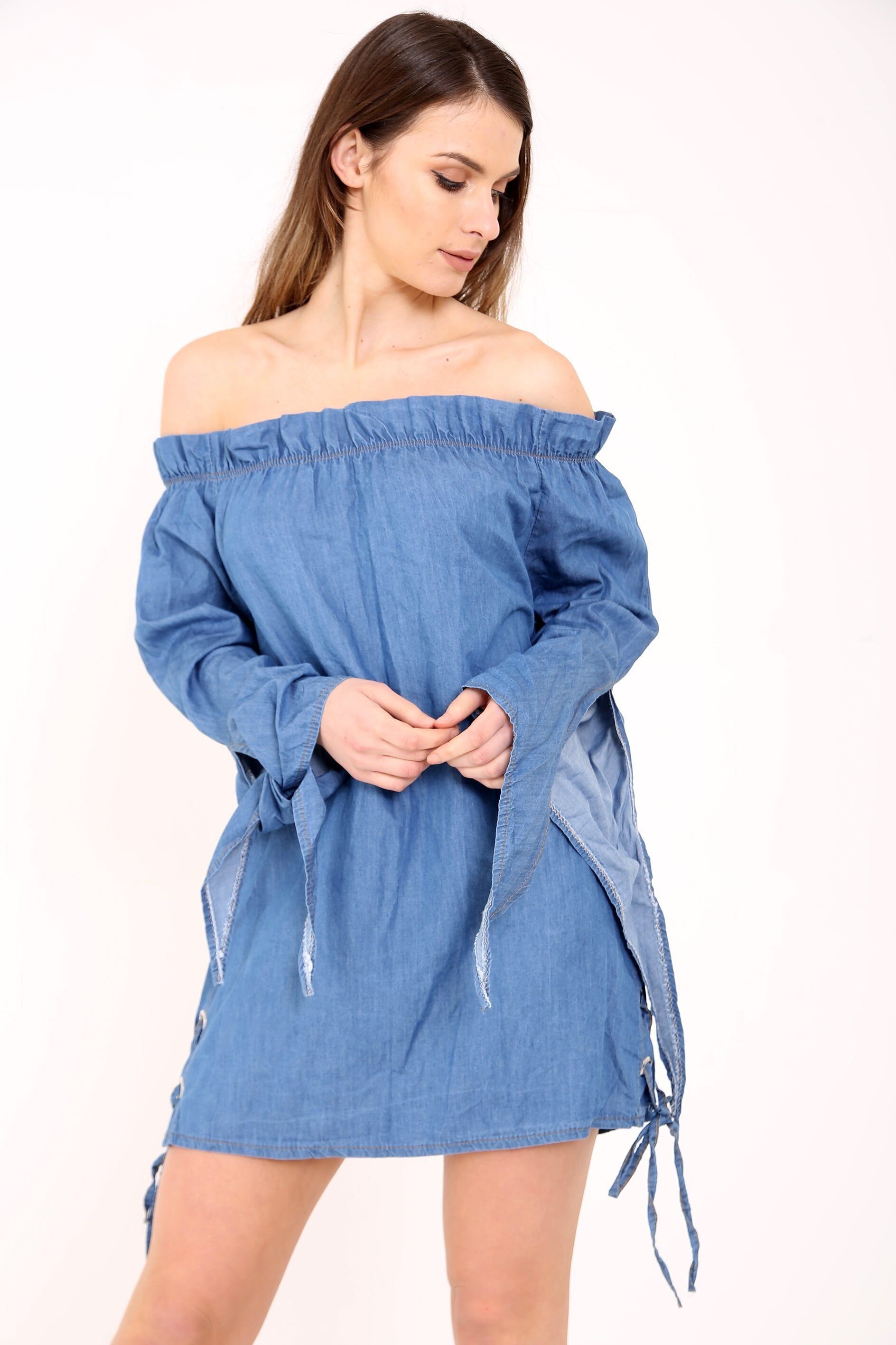 Abito in denim con allacciatura a occhiello e dettaglio Bardot