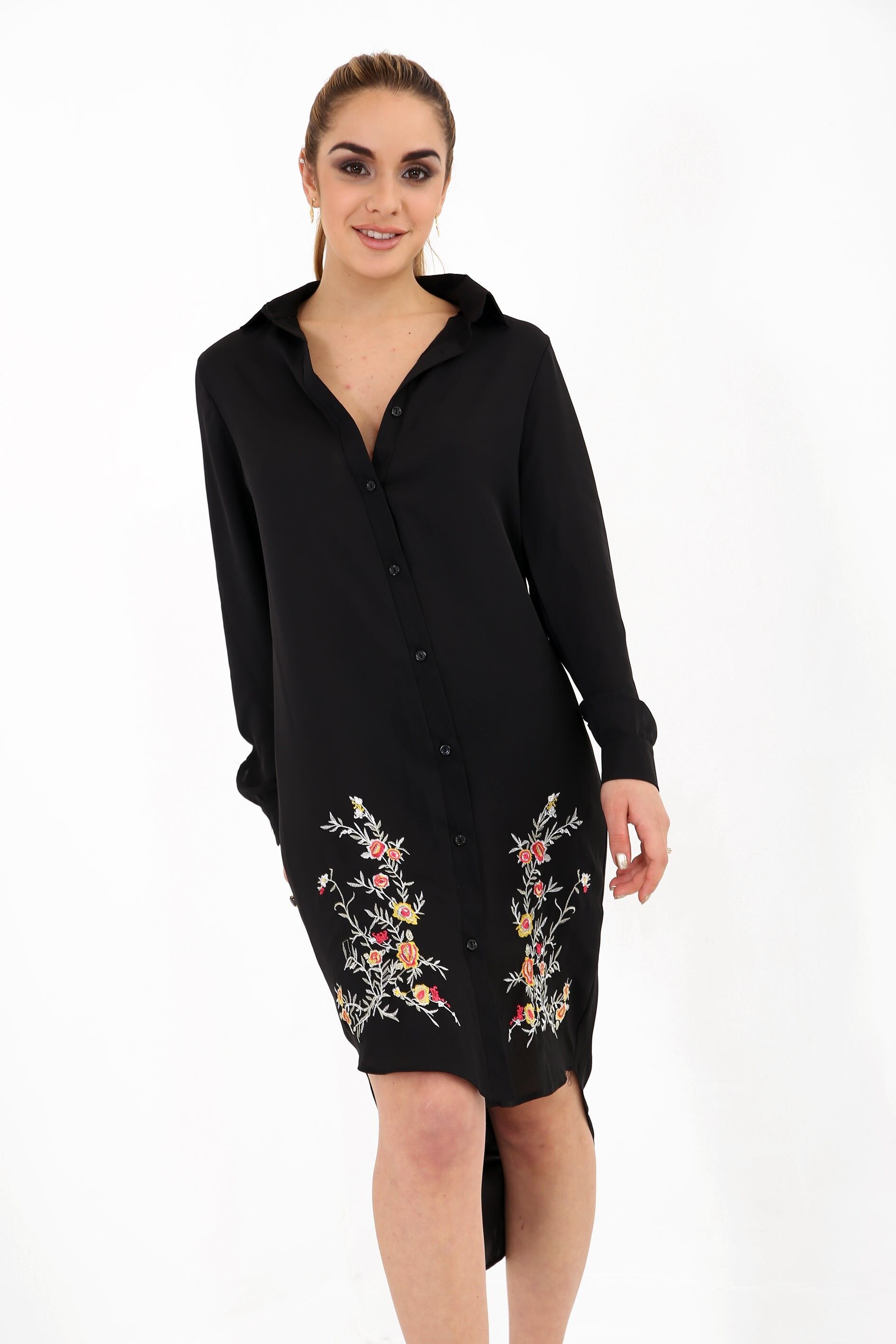 Abito camicia lungo con orlo asimmetrico ricamato