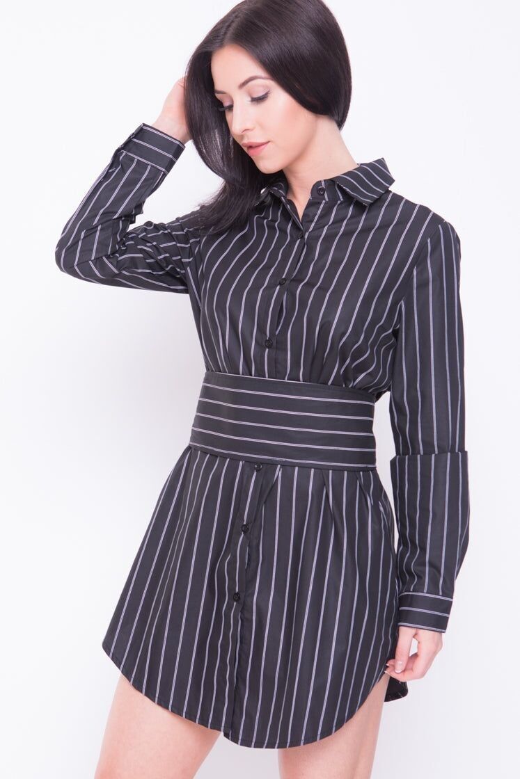 Abito camicia a righe con dettaglio cintura corsetto