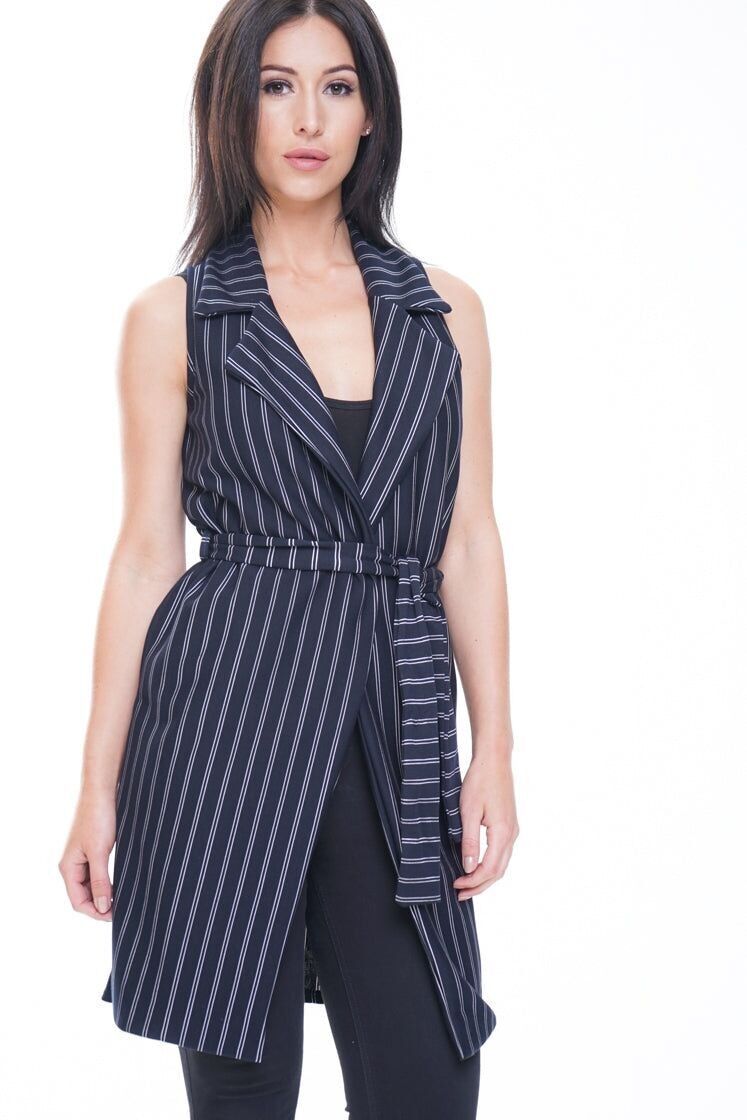 Blazer con cintura annodata a righe sottili