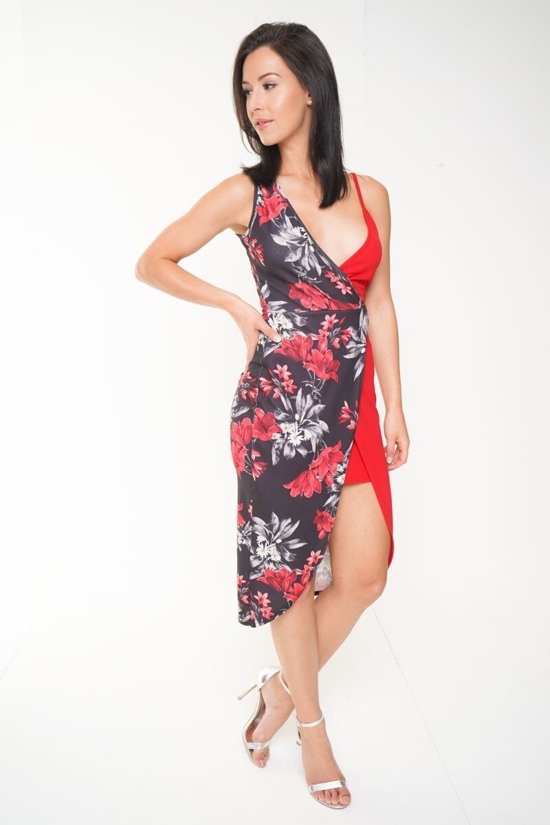 Abito midi con stampa floreale e davanti avvolgente