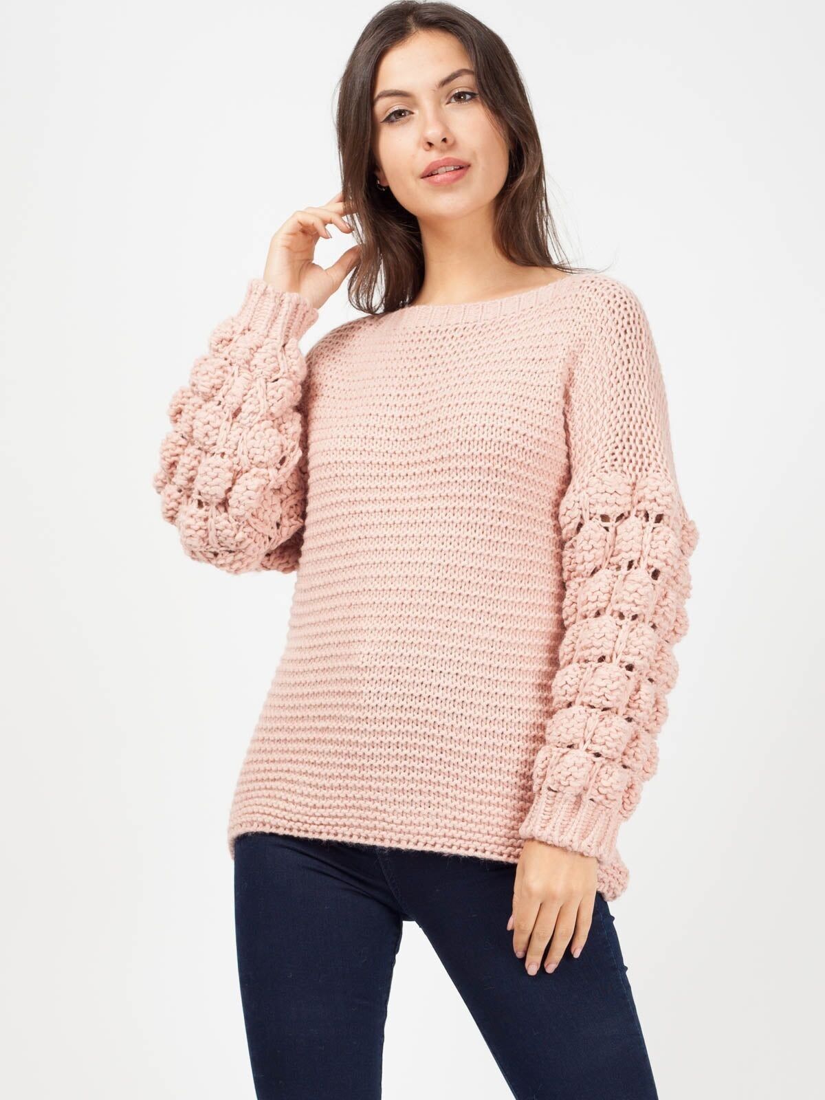 Maglione lavorato a maglia con maniche a pon pon